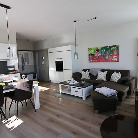 Ostsee - Reetdachhaus Nr 9 Emma Im Heiligenhafen